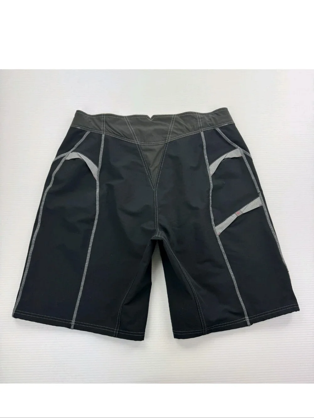 Pearl Izumi Shorts Cycling Mountain Bike Mens M  Non-Padded Black Grey‎ Nylon